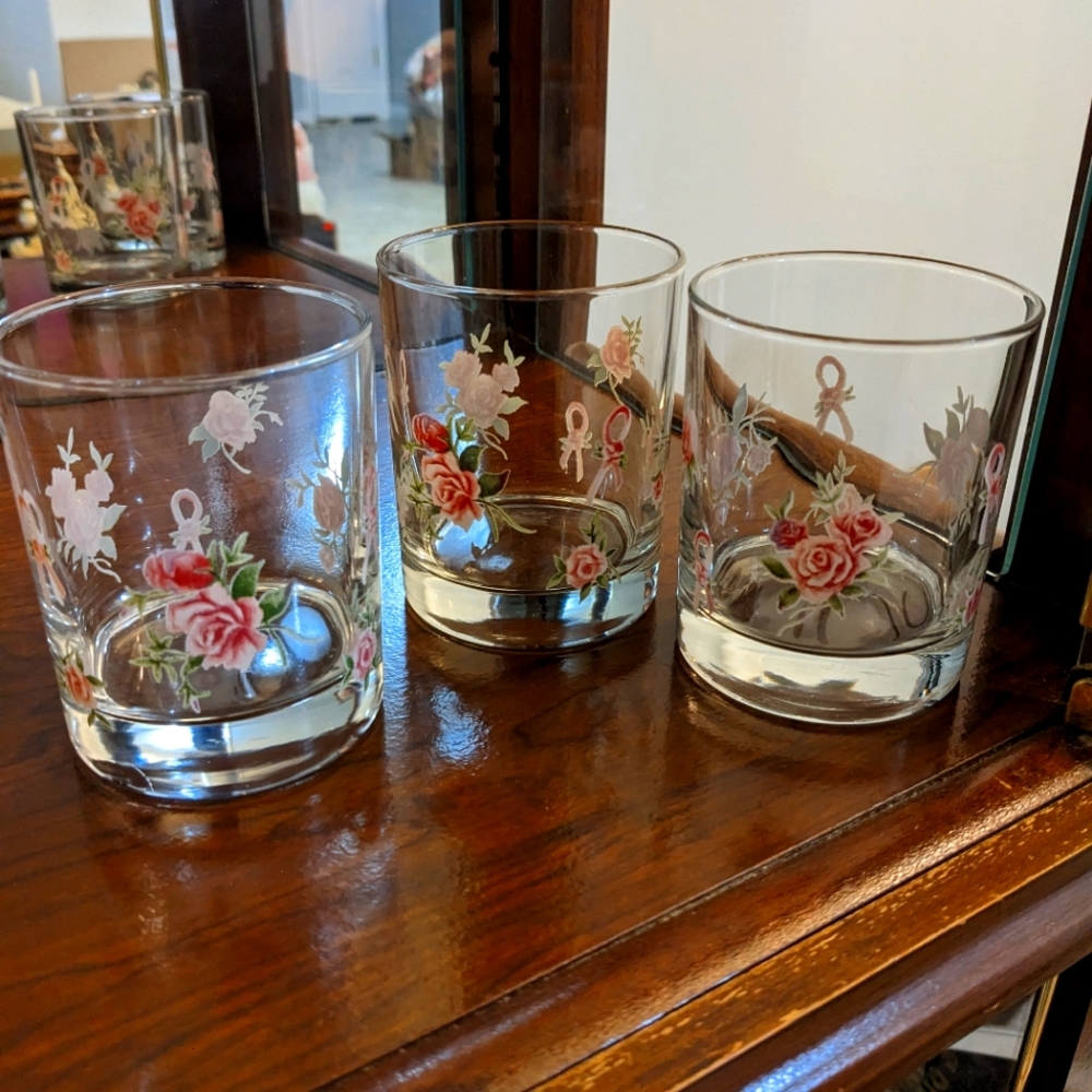 2000 Avon Breast Cancer Awareness Glasses Set of 3